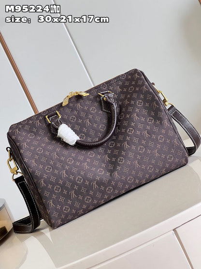 Franco Shops - Louis Vuittons  - 15335