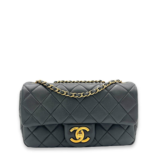 Chanel Classic Black Crossbody Bag in Lambskin, Gold hardware C2409-001180DT
