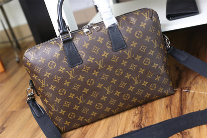 Franco Shops - Louis Vuittons  - 9882