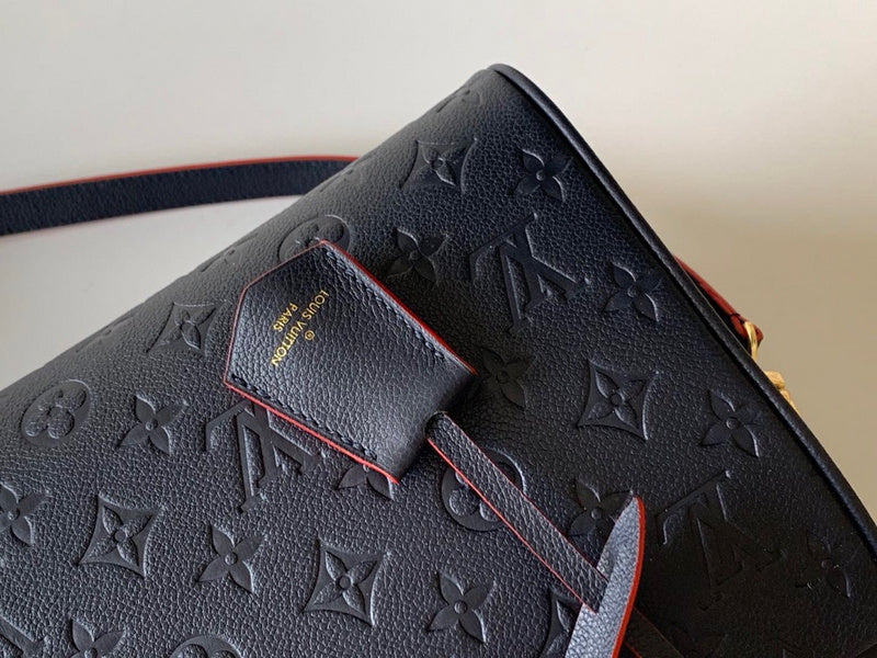 Franco Shops - Louis Vuittons  - 15217