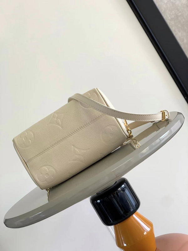 Franco Shops - Louis Vuittons  - 15287