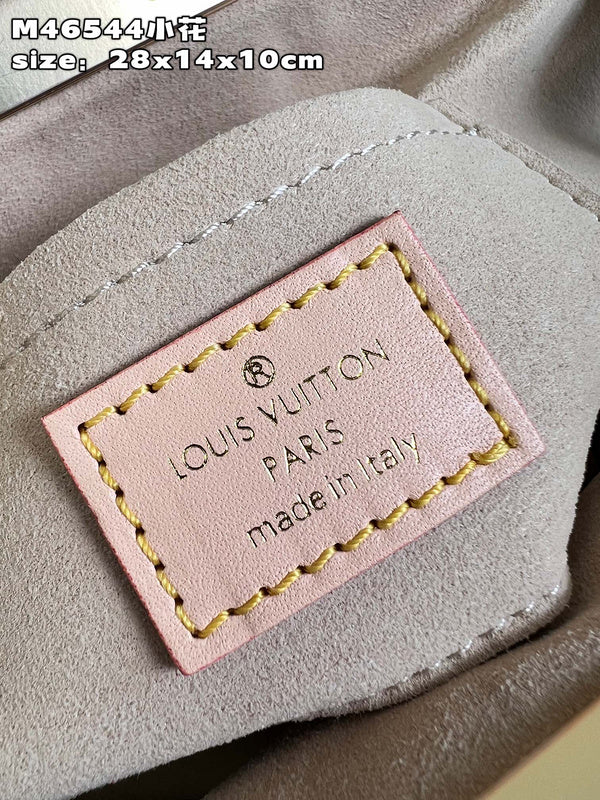 Franco Shops - Louis Vuittons  - 15474