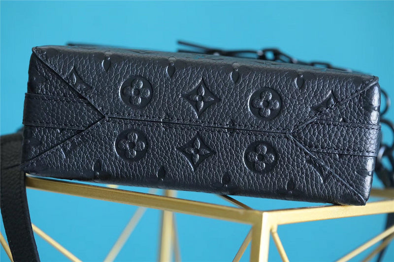 Franco Shops - Louis Vuittons  - 10107
