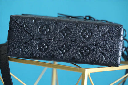 Franco Shops - Louis Vuittons  - 10107