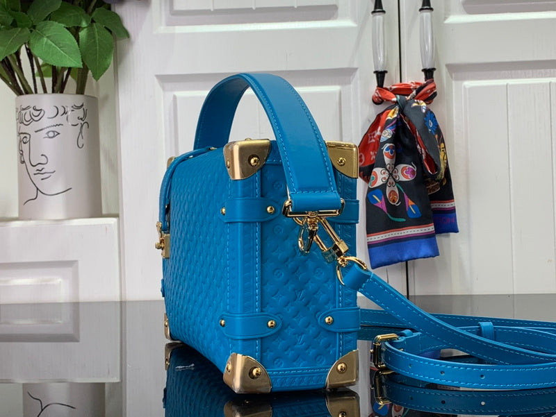 Franco Shops - Louis Vuittons  - 15744