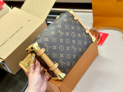 Franco Shops - Louis Vuittons  - 15089