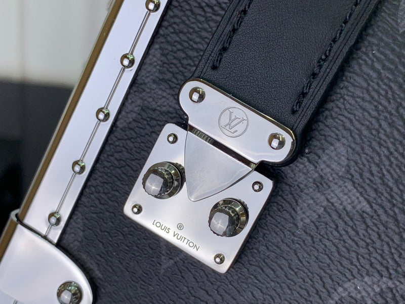 Franco Shops - Louis Vuittons  - 15223