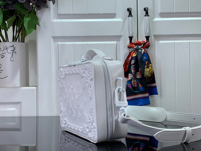 Franco Shops - Louis Vuittons  - 15248