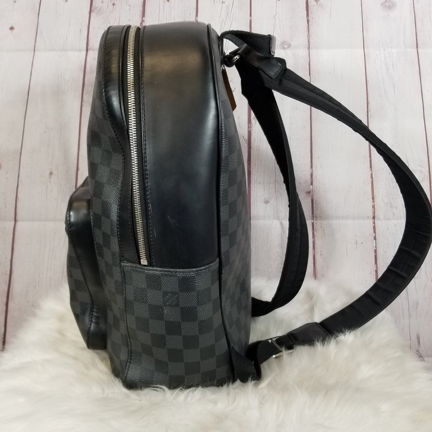 Backpack Designer By Louis Vuitton  Size: Large