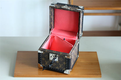 Franco Shops - Louis Vuittons  - 9535