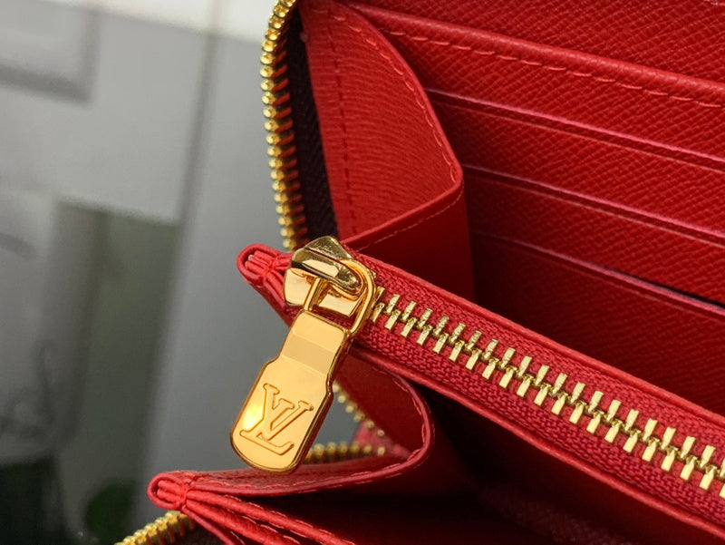 Franco Shops - Louis Vuittons  - 15811