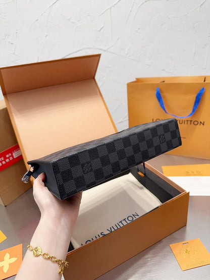 Franco Shops - Louis Vuittons  - 15018