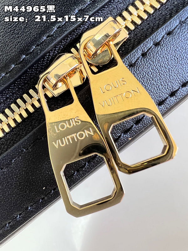 Franco Shops - Louis Vuittons  - 15476