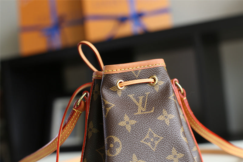 Franco Shops - Louis Vuittons  - 9390