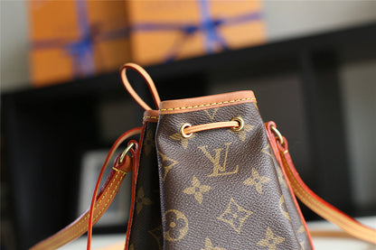 Franco Shops - Louis Vuittons  - 9390
