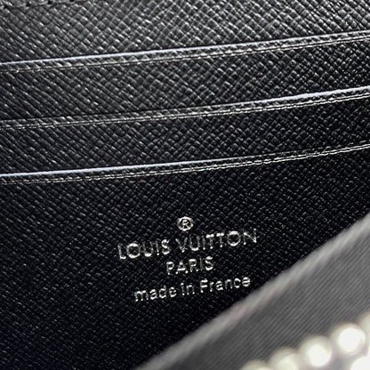 - Louis Vuittons  -