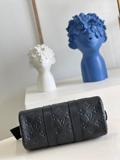Franco Shops - Louis Vuittons  - 15369