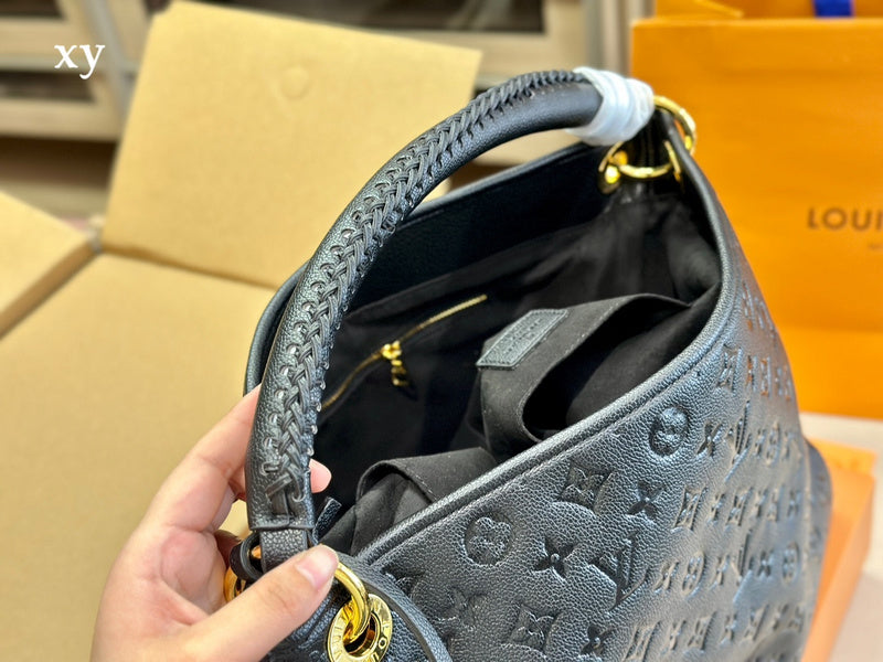 Franco Shops - Louis Vuittons  - 15008