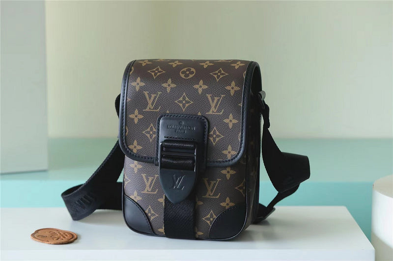 Franco Shops - Louis Vuittons  - 9995