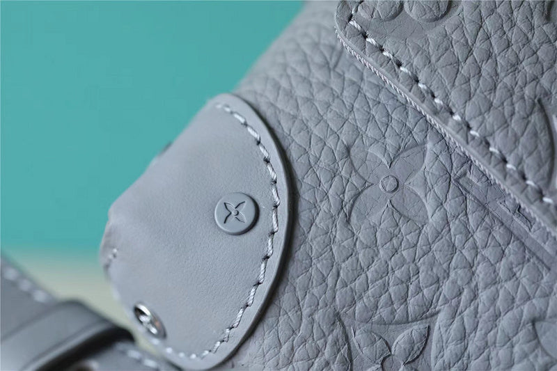 Franco Shops - Louis Vuittons  - 9985