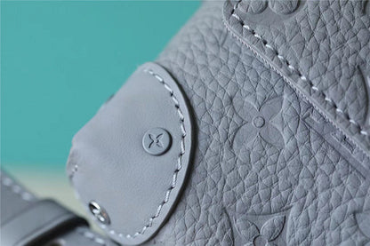 Franco Shops - Louis Vuittons  - 9985
