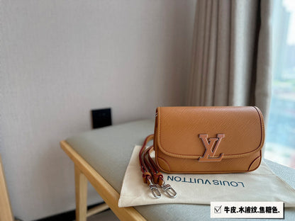 Franco Shops - Louis Vuittons  - 14935