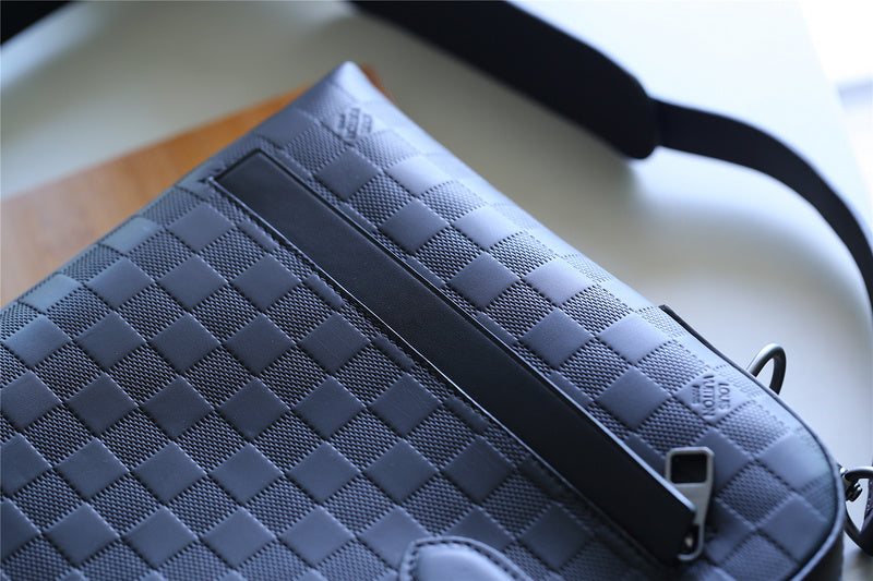 Franco Shops - Louis Vuittons  - 9827
