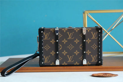 Franco Shops - Louis Vuittons  - 10172