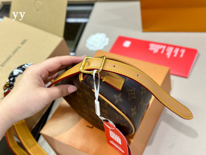 Franco Shops - Louis Vuittons  - 14996