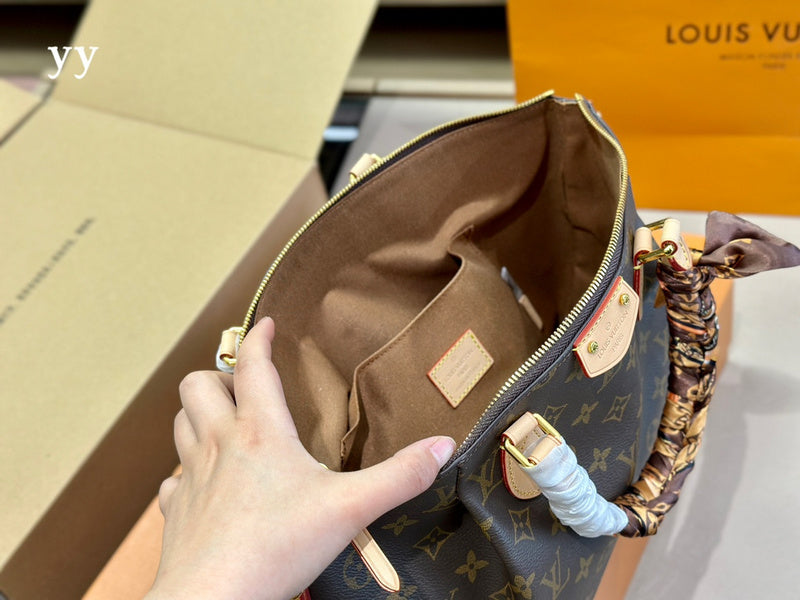 Franco Shops - Louis Vuittons  - 15001