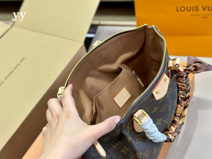 Franco Shops - Louis Vuittons  - 15001