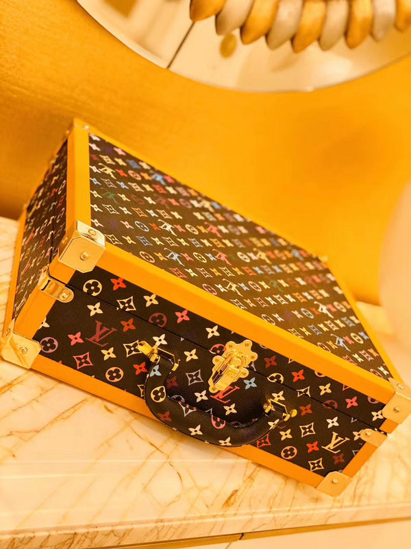 Franco Shops - Louis Vuittons  - 9518