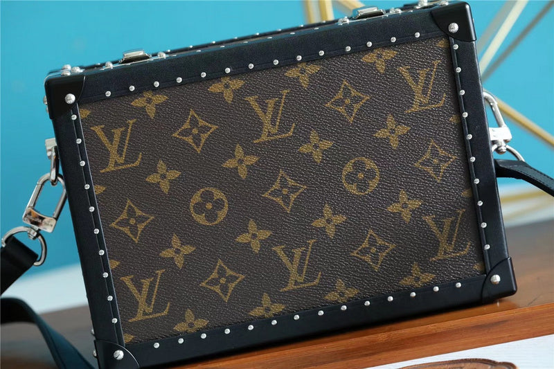 Franco Shops - Louis Vuittons  - 10122
