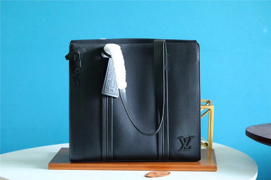 Franco Shops - Louis Vuittons  - 9821