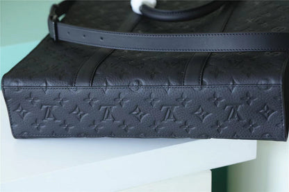 Franco Shops - Louis Vuittons  - 9781