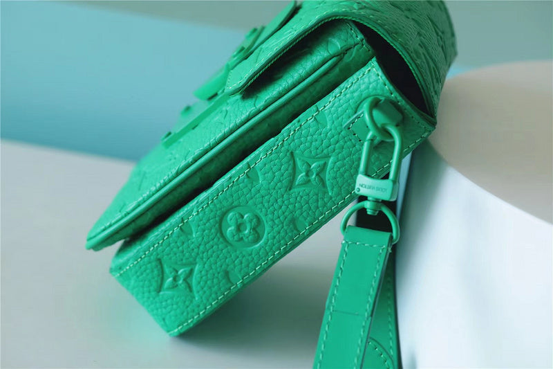 Franco Shops - Louis Vuittons  - 10086
