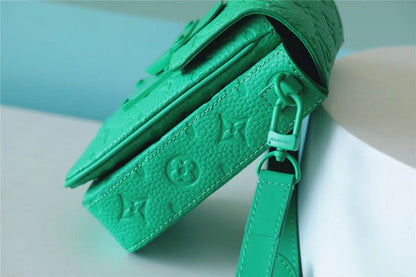 Franco Shops - Louis Vuittons  - 10086