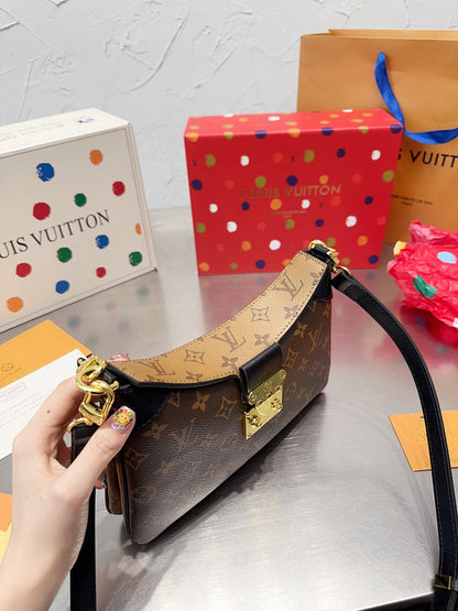 Franco Shops - Louis Vuittons  - 14949