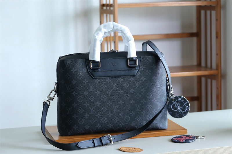 Franco Shops - Louis Vuittons  - 9883