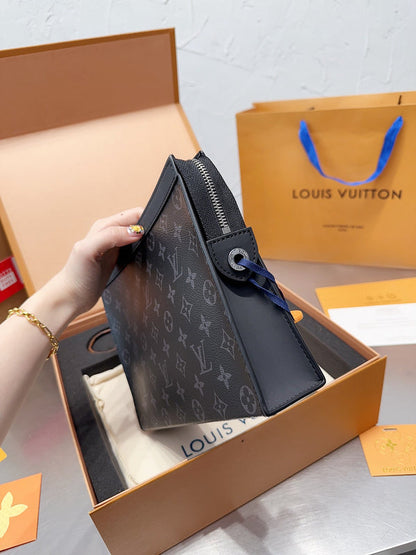 Franco Shops - Louis Vuittons  - 15019