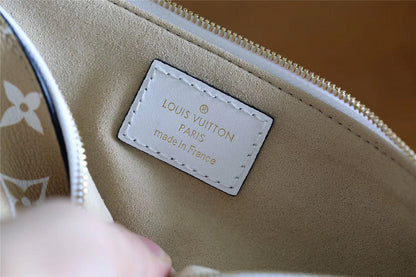Franco Shops - Louis Vuittons  - 9321