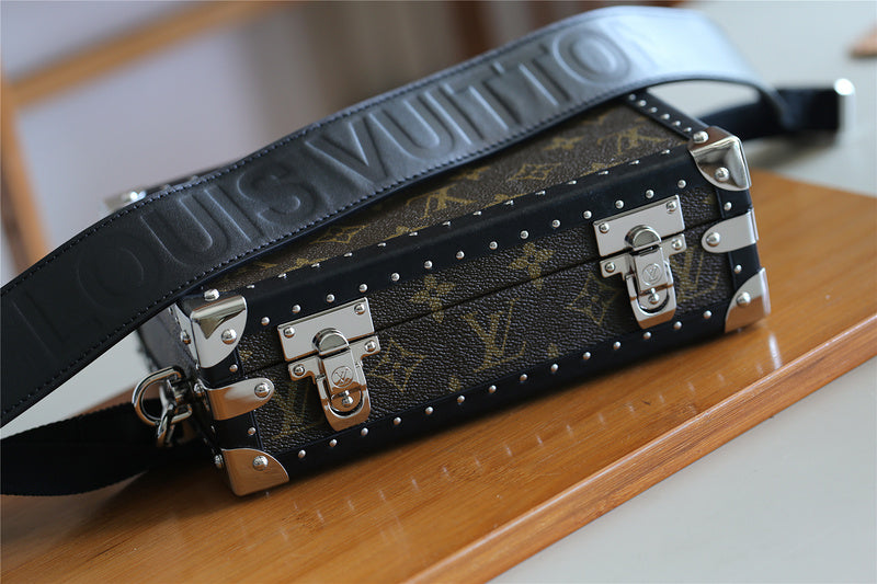 Franco Shops - Louis Vuittons  - 10188