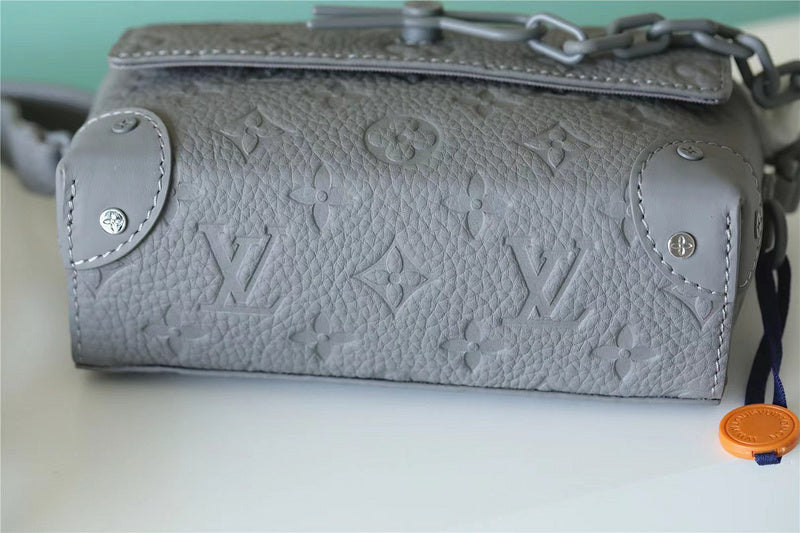 Franco Shops - Louis Vuittons  - 9985