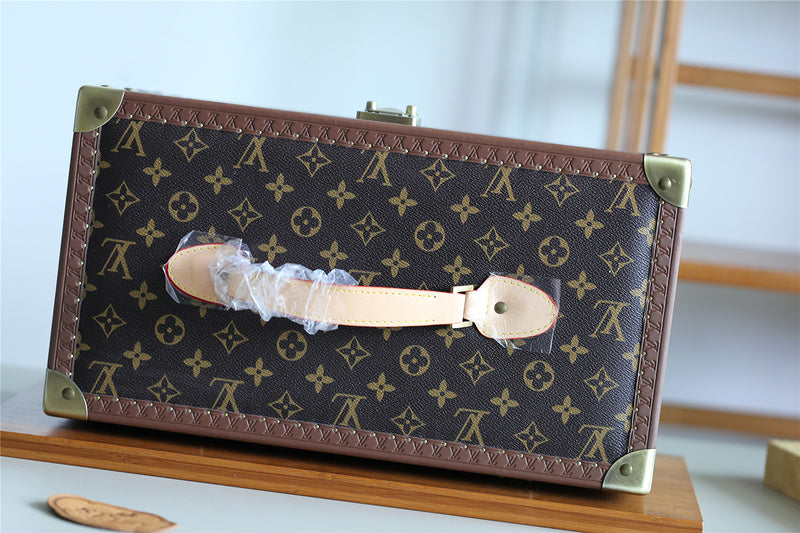 Franco Shops - Louis Vuittons  - 9513