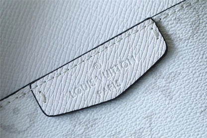 Franco Shops - Louis Vuittons  - 9897