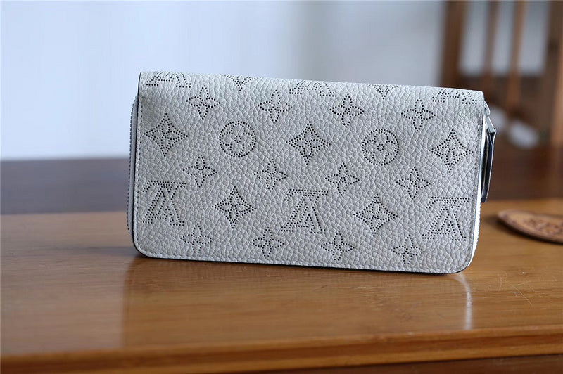 Franco Shops - Louis Vuittons  - 9411