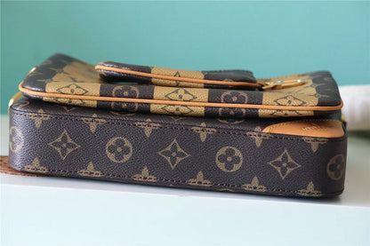 Franco Shops - Louis Vuittons  - 10053