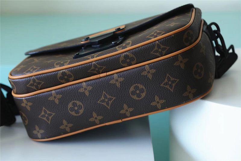 Franco Shops - Louis Vuittons  - 10090