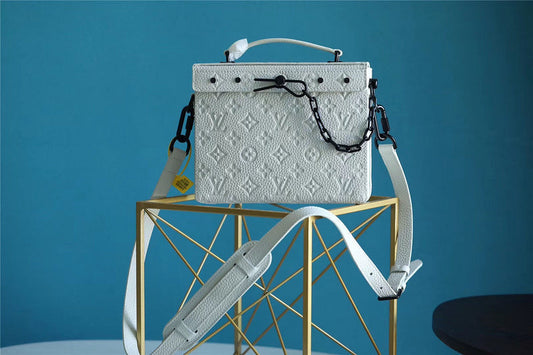 Franco Shops - Louis Vuittons  - 10110