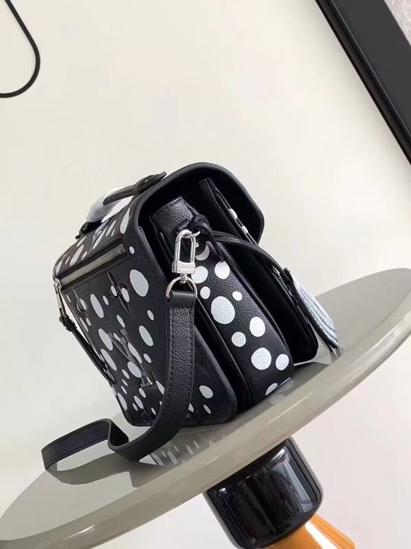 Franco Shops - Louis Vuittons  - 15264